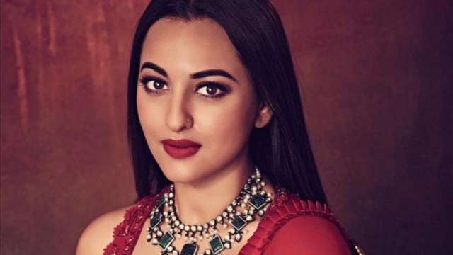 801386 sonakshisinha kalank