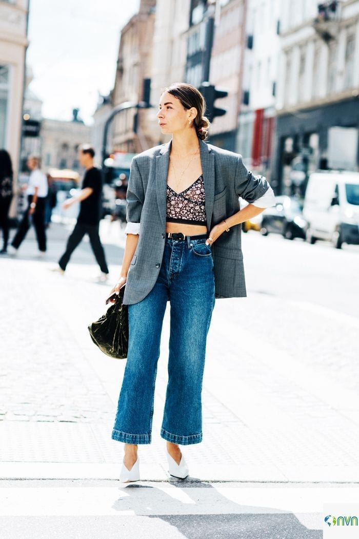 Cropped Flared Jeans