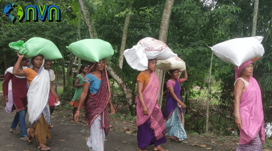 Narayan SevaSansthan distributes food in flood area