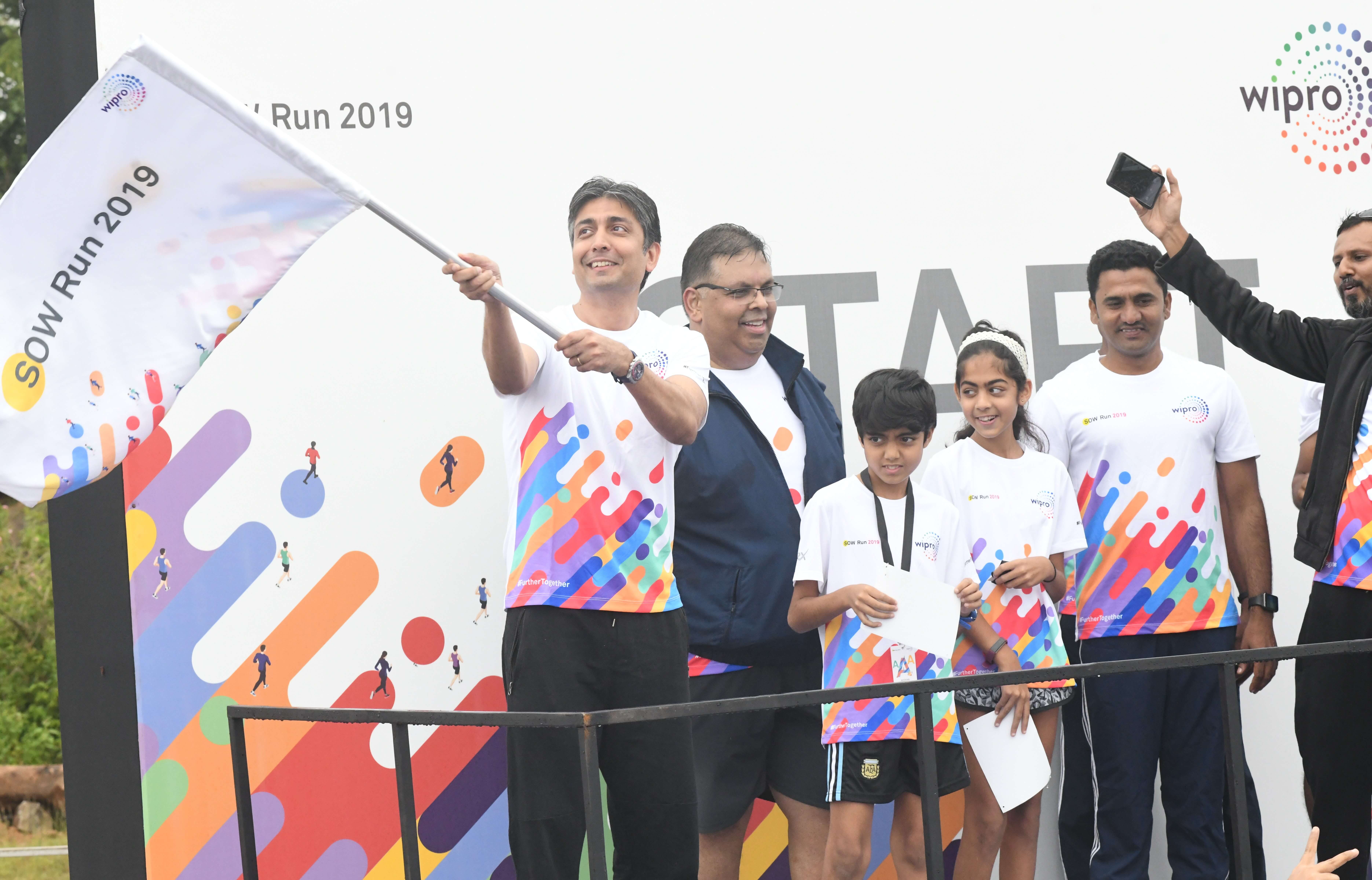 Photo 3 Spirit of Wipro Run 2019 5k flagoff by Rishad Premji Executive Chairman Wipro Limited