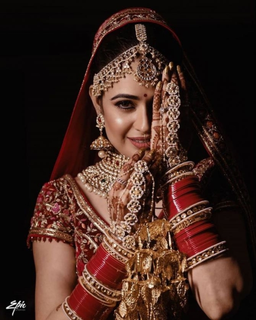 Yuvika Chaudhary posing for marriage photography