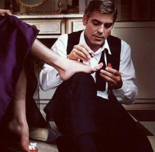 George Clooney a lady killer look