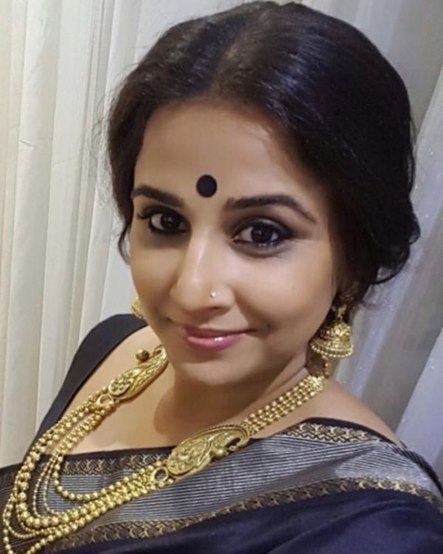 Vidya Balan selfie