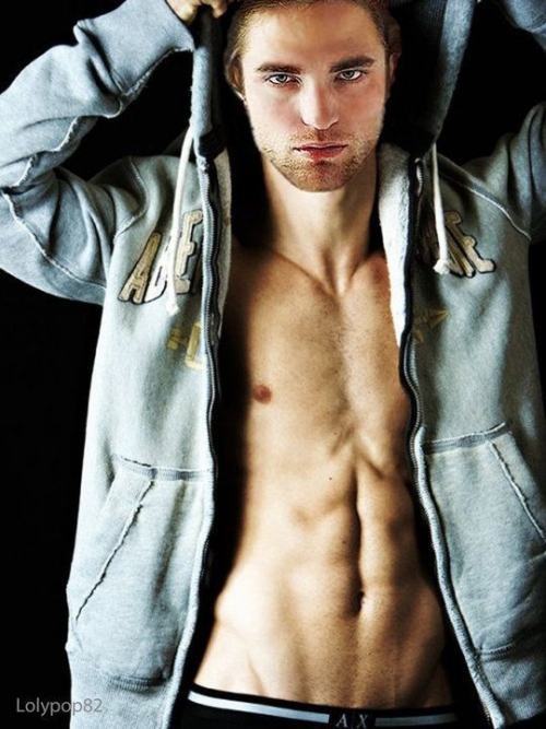 Hot body in blue hoody Robert Pattinson